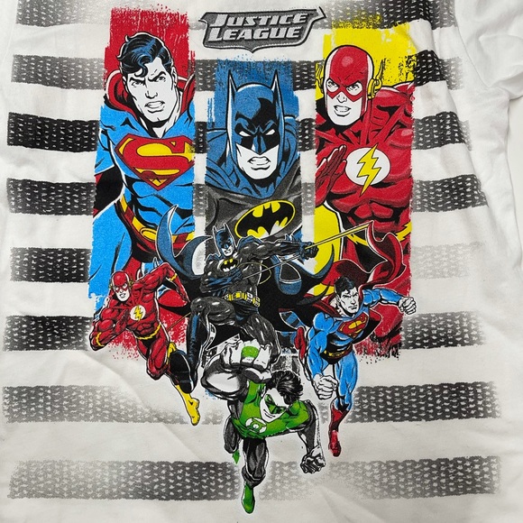 Justice league licensed white  tshirt size 4-7 - Picture 2 of 6